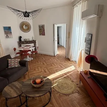Aux Portes De La Gare Apartament Nîmes